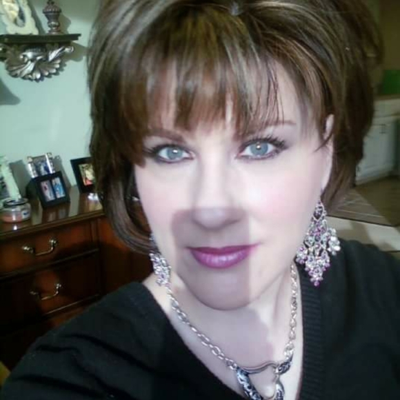 Meet your Posher, Carla - Picture 12 of 16